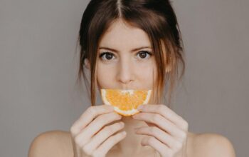 Vitamin C vs. Retinol: Which One Does Your Skin Need?